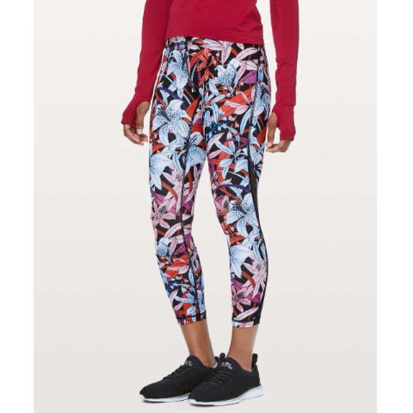Lululemon Train Times 7/8 Pant *25" in Lush Lillies Multi // 6 - Picture 1 of 13